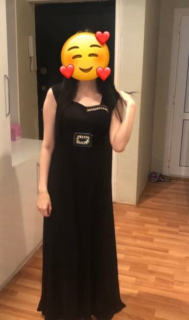 Cinslər: Qara rəngdə zərif gecə/libas - Uzun, axıcı ətəkli model - Tək çiyin — 1