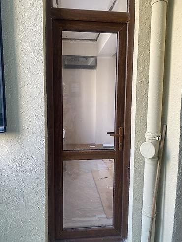 Plastik (PVC) giriş qapısı – şüşəli model - Material: keyfiyyətli PVC
