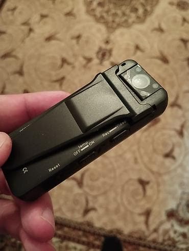 yaxa mikrafonu: 1 defe istfade olunub yaxa kamera 1080 cekilis 8 24 saat zaryatka — 2