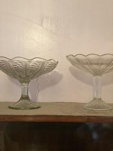 saplar: Şüşə qab dəsti - 2 ədəd ayaqlı meyvə/gülab qabı: dalğalı kənarlı — 1