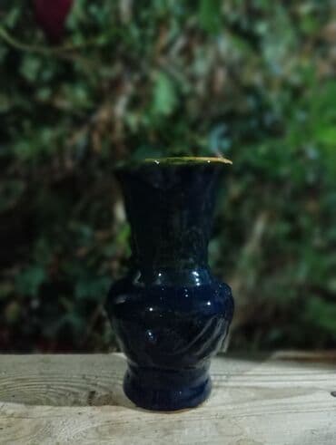 demir gul qablari: Bir vaza, Keramika — 2