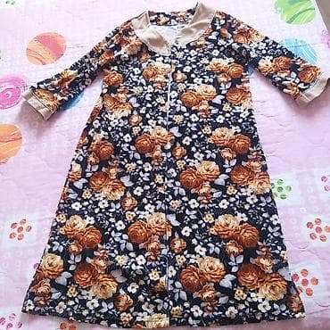 Qadın xalat/ev paltarı - Model: dizə yaxın uzunluq, ön hissə