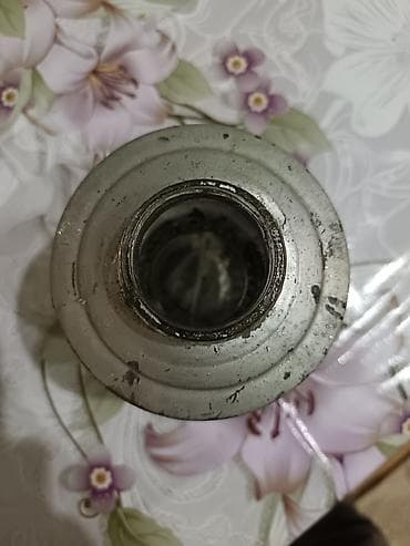 qədimi lampa: ​Sovet dövrünə aid, orijinal metal neft lampası satılır. ​Vəziyyəti — 7