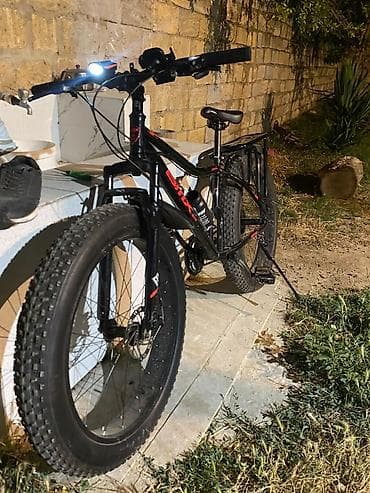 format velosiped: Fatbike tipli dağ velosipedi Xüsusiyyətlər: - Enli, iri protektorlu — 2