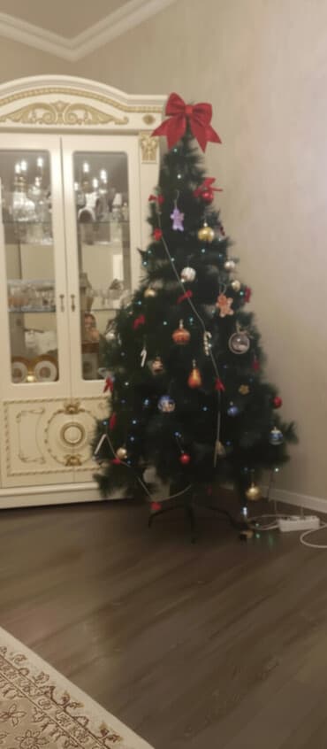 esger sekilleri çekmek: Yolka satilir oyuncaqlari ve isigi ile birlikde uzunlugu — 1