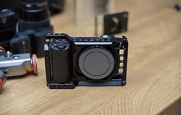 elektrik saci: Sony ZV-E10 II | Sigma 16 mm F1.4 - Foto/video çəkiliş dəsti — 2