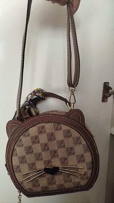 fendi cantalar: Qış üçün papaq və kepka kolleksiyası - İsti trikotaj papaqlar — 10