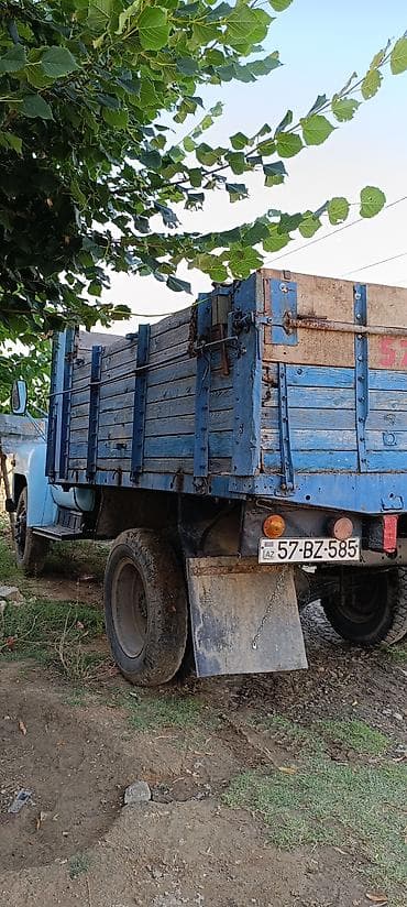 disk ve tekerler type 1: QAZ 52. Maşın əla vəziyyətdədir sənətləri tam qaydasındadır 1 illik — 1