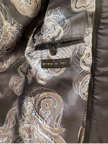 Kurtkalar: Etro kişilər üçün gödəkçə
- Brend: Etro (Made in Italy), 
ölçü: S — 3