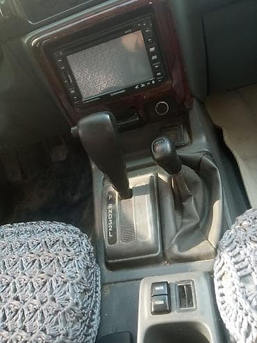 trakdor t 28: Isuzu Rodeo/Amigo (təxmini 1998–2002 buraxılışı) SUV - Kuzov: 5 — 6