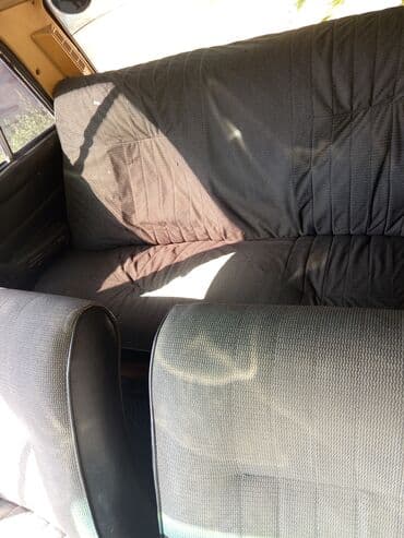 авто volkswagen: VAZ 2101, ağ rəngli sedan Xüsusiyyətlər: - Güclü və sadə mexaniki — 6