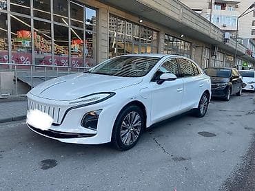 Nəqliyyat: HONGQI E-QM5 – elektrik sedan Məhsul təsviri: - Güzəştsiz futuristik — 3