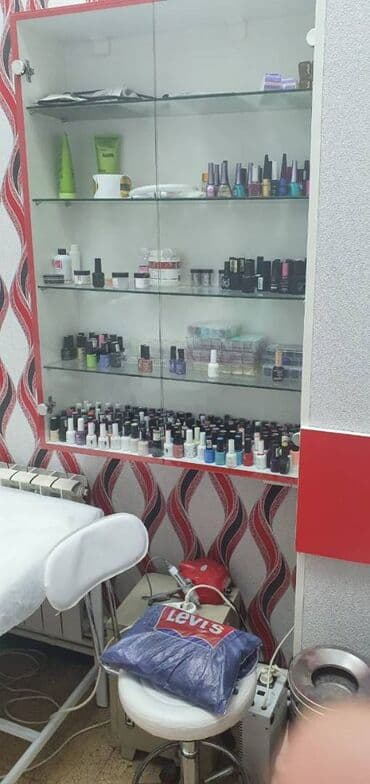 xırdalanda obyekt icarə: Qara Qaraev metrosunun yaxınlığında yerləşən 50 kv sahəsi olan — 8