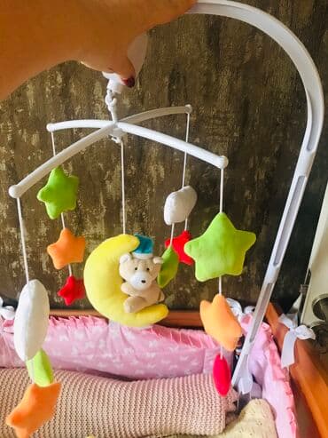 oyuncaq robot: Подвеска на детскую кровать . В отличном состоянии . Музыкальная и — 2