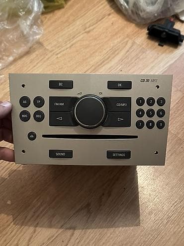 opel zapçast: Opel CD 30 MP3 avtomobil maqnitofonu - Model: CD 30 MP3 (Delphi — 2