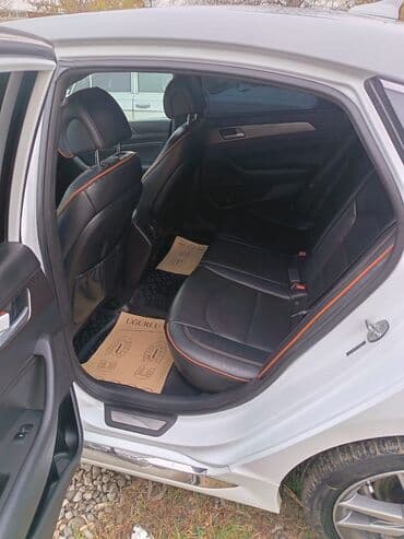 ka 700 traktor: Hyundai Sonata: 2 l | 2015 il Sedan — 9