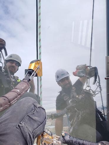 Sənayedə alpinist işləri – hündürlükdə təhlükəsiz xidmətlər - Fasad