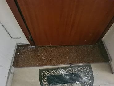 ramanı şuşa: Daxili giriş qapısı – taxta teksturalı panel, klassik qəhvəyi rəng. - — 3