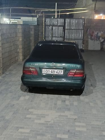 w211 radiator: Mercedes-Benz E 220: 2.2 l | 1999 il Sedan — 2