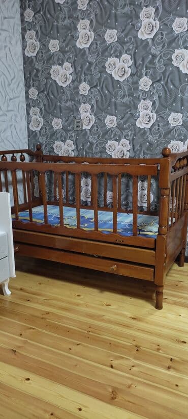 dirəklər: Oğlan və qız üçün, Dördbucaq, Beşik, Dəst ilə, Matras ilə, Yellənmə mexanizmsiz — 1