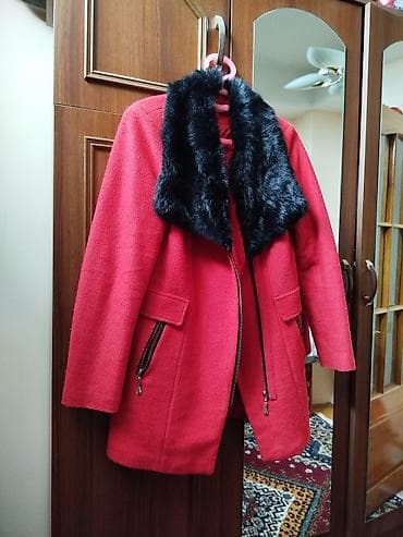пальто: Qadın palto – qırmızı rəng, süni xəz yaxalı - Model: Dizaltı — 1