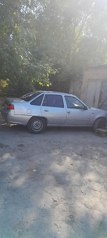 daewo tico: Daewoo Nexia: 1.6 l | 2010 il Sedan — 5