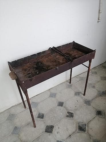 canamaz nədir: Metall manqal – şiş üçün dişli kənarlı, dərin lovhəli model — 1