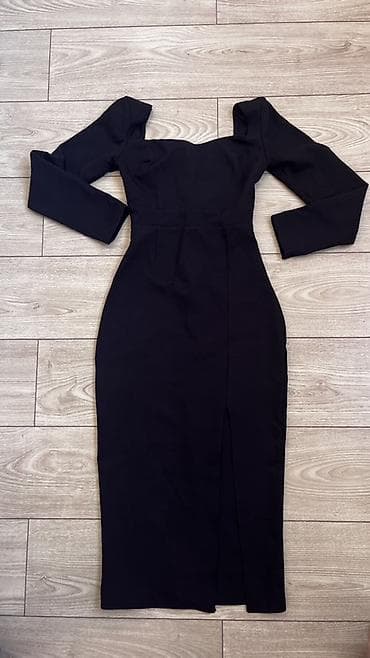 Dar toy donu. Xs olcudur, onunde yirtmaci var. 1 defe toya geyinilib