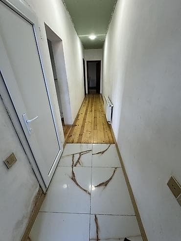 sumqayitda tecili satilan evler: Azadliq metrosuna yaxin Resulzade qesebesinde 100 nomreli mektebin — 1