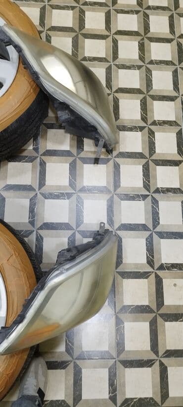 Yağlar və avtokimyəvi maddələr: Komplekt, Yaxın və uzaq vuran işıqlar Toyota, 2007 il, Orijinal, Yaponiya, İşlənmiş — 2