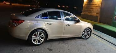 mercedesin yeni loqosu: Chevrolet Cruze sedan Xüsusiyyətlər: - Korpus: 4 qapılı sedan, açıq — 6