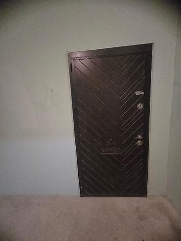 seif qapi: Yüksək keyfiyyətli seyf qapı satılır . 3 ədəddir 1 i 180 azndır — 2