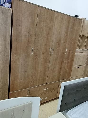 şəki halvası bakıda: Dolab . 200 AZN yenidir ölçü 160*47*2 ünvan Babək prospekti — 1