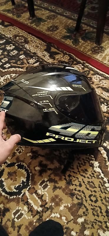 15 38 teker: Məhsul: GIKE tam üzlü motosiklet dəbilqəsi Xüsusiyyətlər: - Korpus — 4