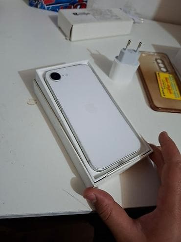 iphone se telefon: IPhone 16e, Ağ, Barmaq izi — 2
