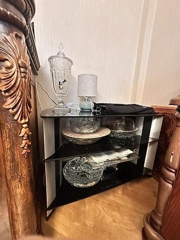 şuşə polka: Düz TV altlığı, Polkalı, Şüşəli — 3