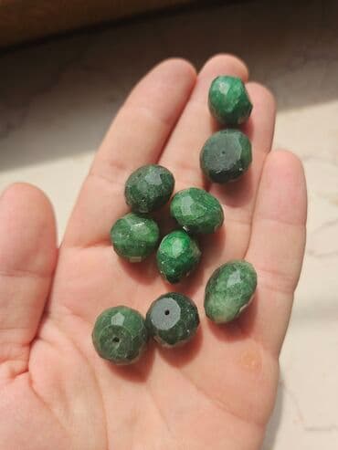 Tebii zümrüd daşları,изумруды