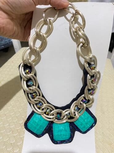 qadınlar üçün strazlı papaqlar: Qadın aksesuarları dəsti – müxtəlif üslubda sırğalar, boyunbağı və — 3