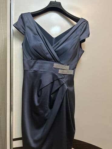 laçın ticarət mərkəzi ziyafət geyimləri: M razmer az geyinilib 
Unvan azadliq metrosu — 2