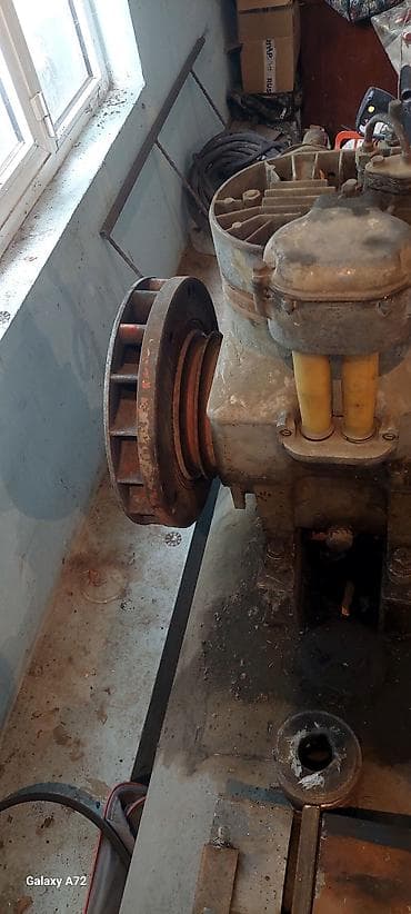 elektrik mişarı: Sənaye kompressoru və elektrik mühərriki dəsti - İki silindrli, hava — 3
