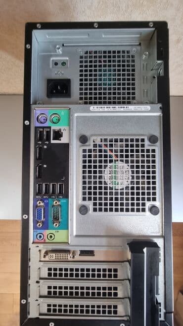 masa üsdü komputer: Dell Precision T1650 — 2