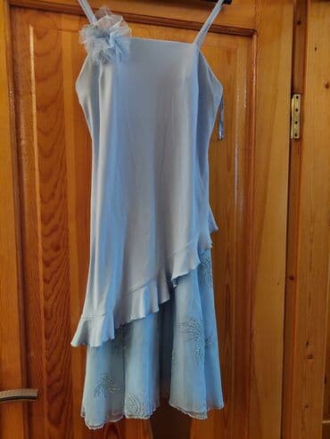 Dəstlər, kostyumlar: Ziyafet paltarı. Türkiyeden alınıb. Cemi bir defe geyinilib. 40-42 — 4