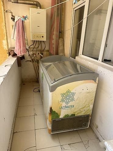 Soyuducu avadanlığı: Şüşəli dondurucu, Uğur — 2