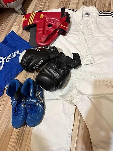notebook cantaları: İdman dəsti – döyüş növləri üçün Komplektin tərkibi: - Adidas Judo — 1