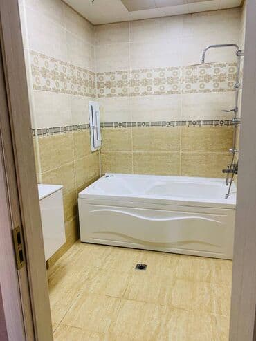 gündəlik kirayə mənzillər: 3 otaqlı, Yeni tikili, 99 kv. m — 24