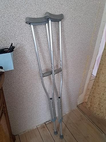 Tibbi məhsullar: Alüminium qoltuqağacı (cüt) - Material: yüngül, möhkəm alüminium — 1