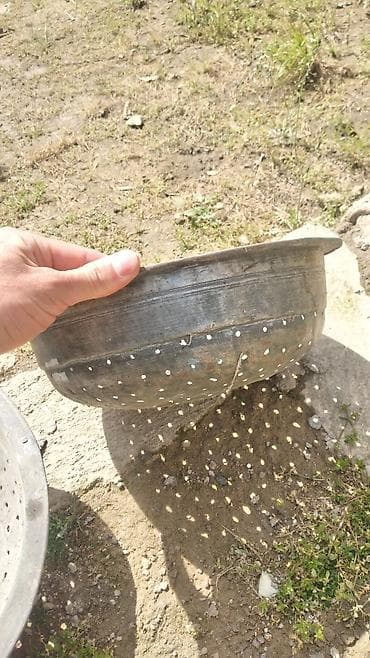 suzgəc: Mis qədmi asüzen - Ölçü: təxmini Ø 30–35 sm, dərinlik orta - Çoxsaylı — 3