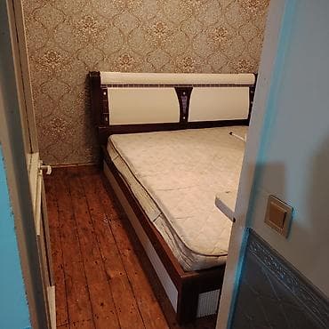 Həyət evləri və villalar: Cox sayli 4 neferlik telebe qizlara kiraye verilir, her bir şeraiti — 4