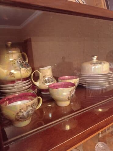 b çay servizi var: Çay dəsti — 2