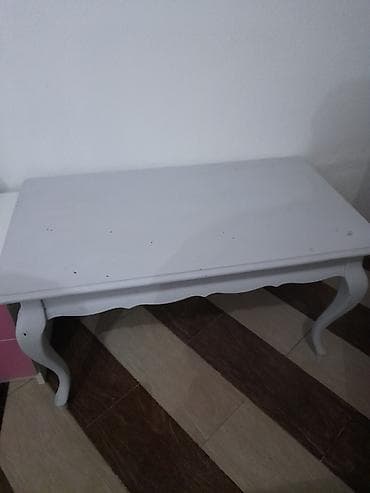 Jurnal masası, İşlənmiş, Açılmayan, Dördbucaq masa